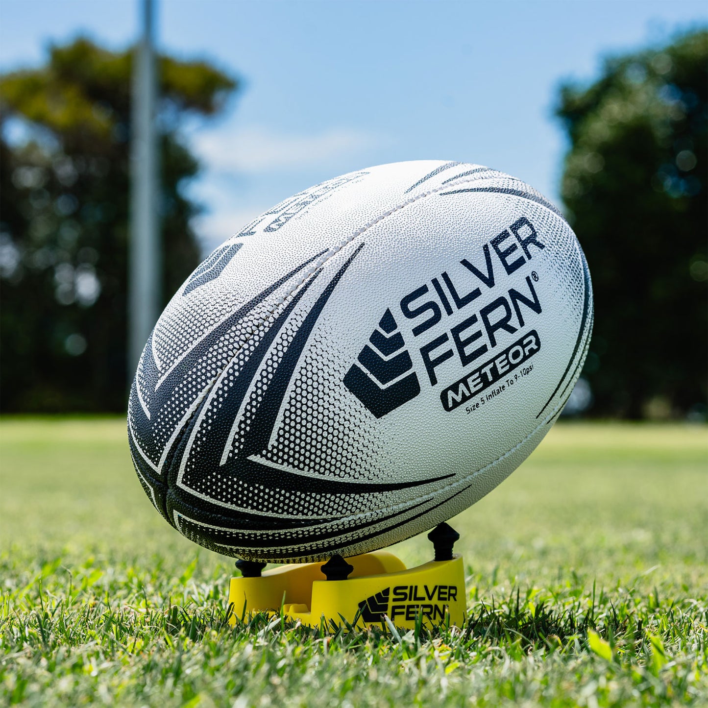 Silver Fern Rugby Match Ball Meteor Size 5, Lifestyle shot